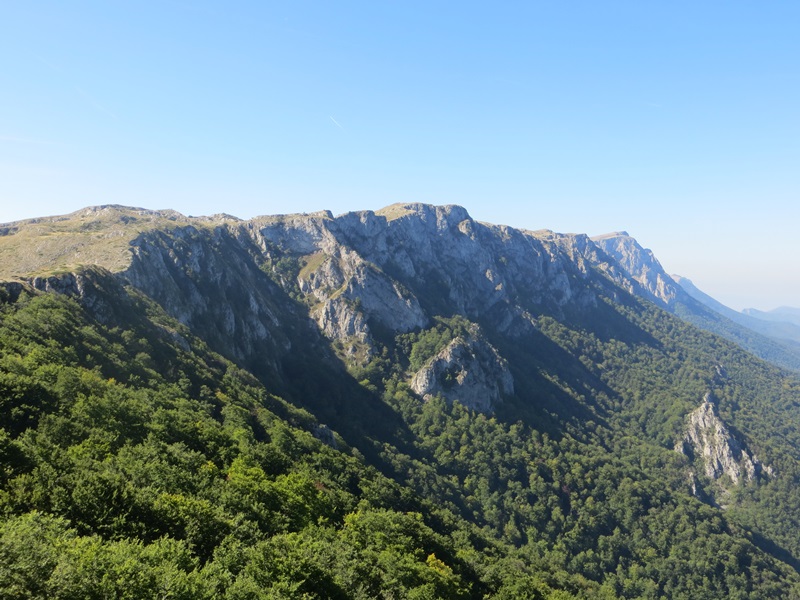 Greben_suve_naslovna