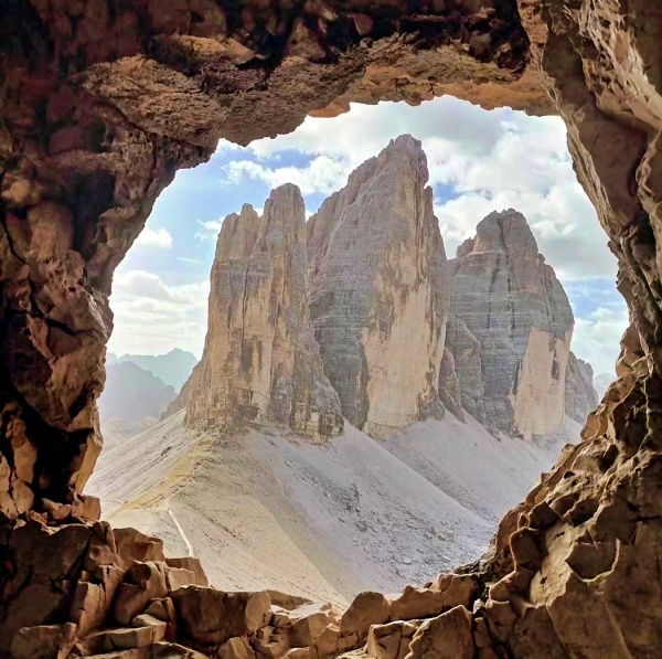 5_1_tri_cime_kroz_okno