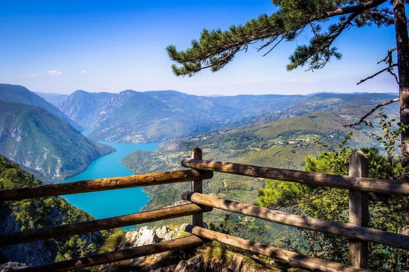 Banjska_stena