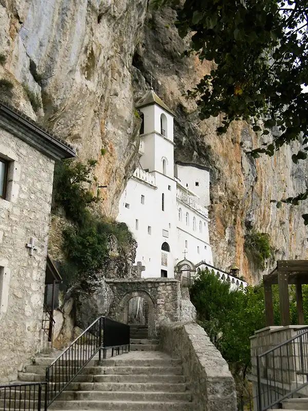 Ostrog manastir